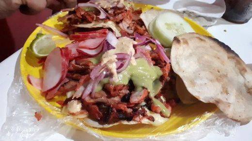 Tacos al pastor Los Jarochos