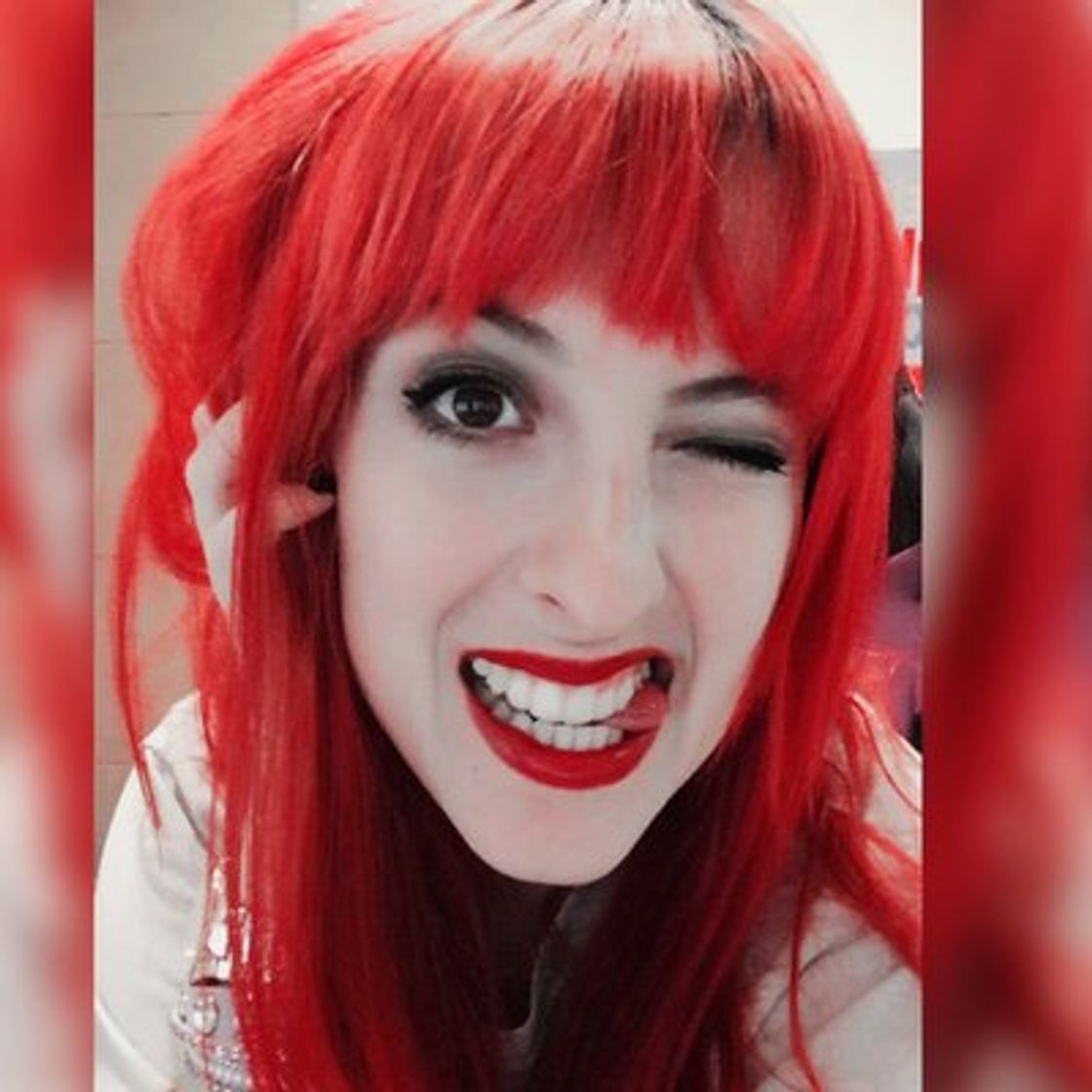 Social Lili Cross - YouTube