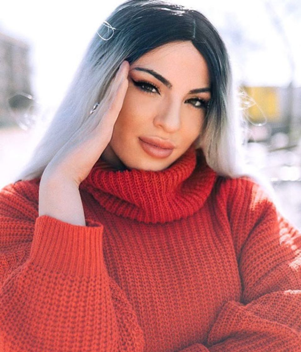 Social Lady Marrdita