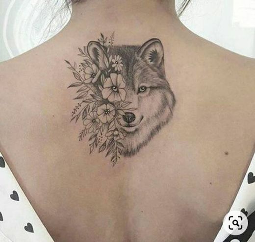 Tatuagem lobo floral