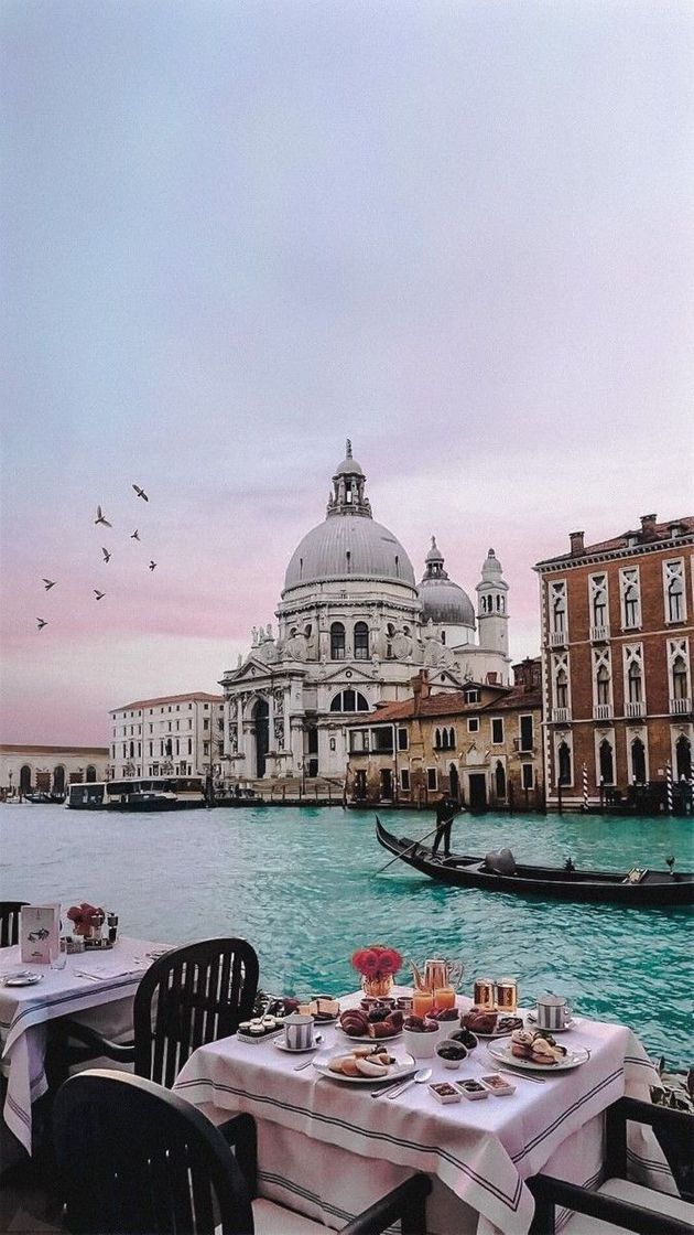 Place Venecia