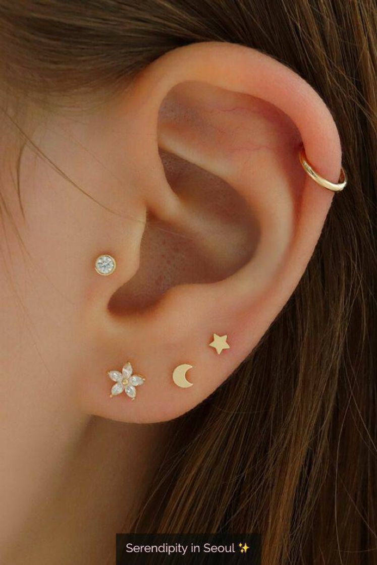 Moda Ear piercing 