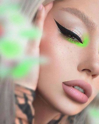 Maquiagem simples verde