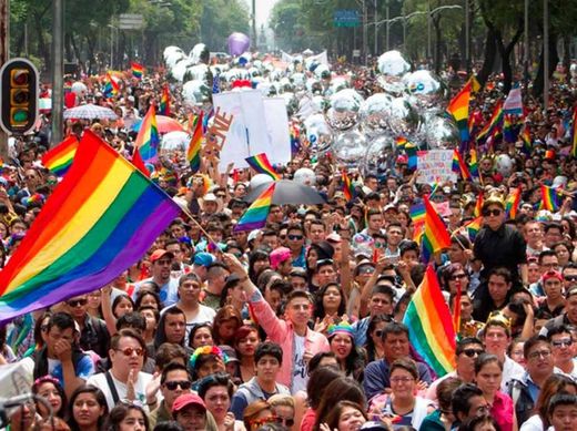 Ir a una marcha del pride🏳️‍🌈❤️