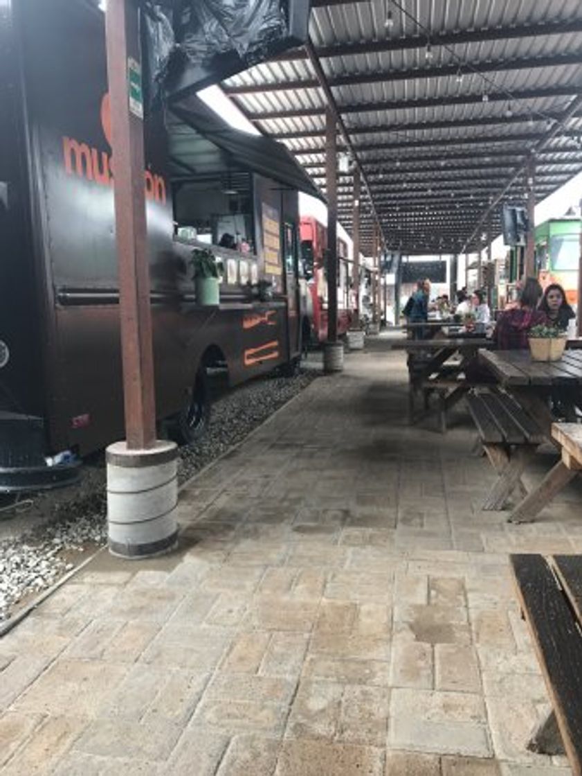 Lugar El Punto Foodtrucks