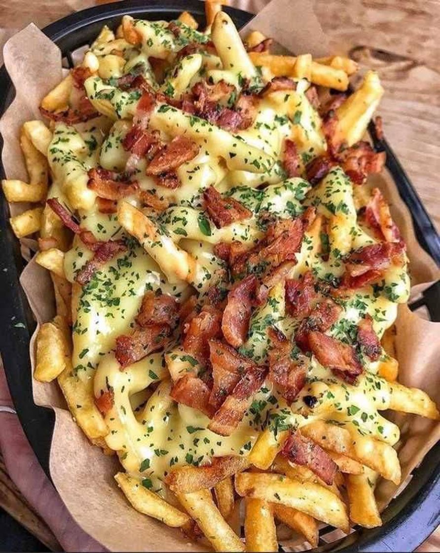 Moda Batata feita com queijo, bacon e alho