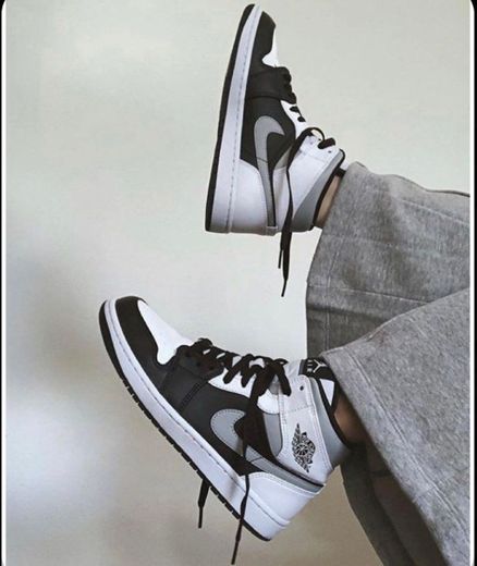 Nike air Jordan 1 Mid ‘white shadow’