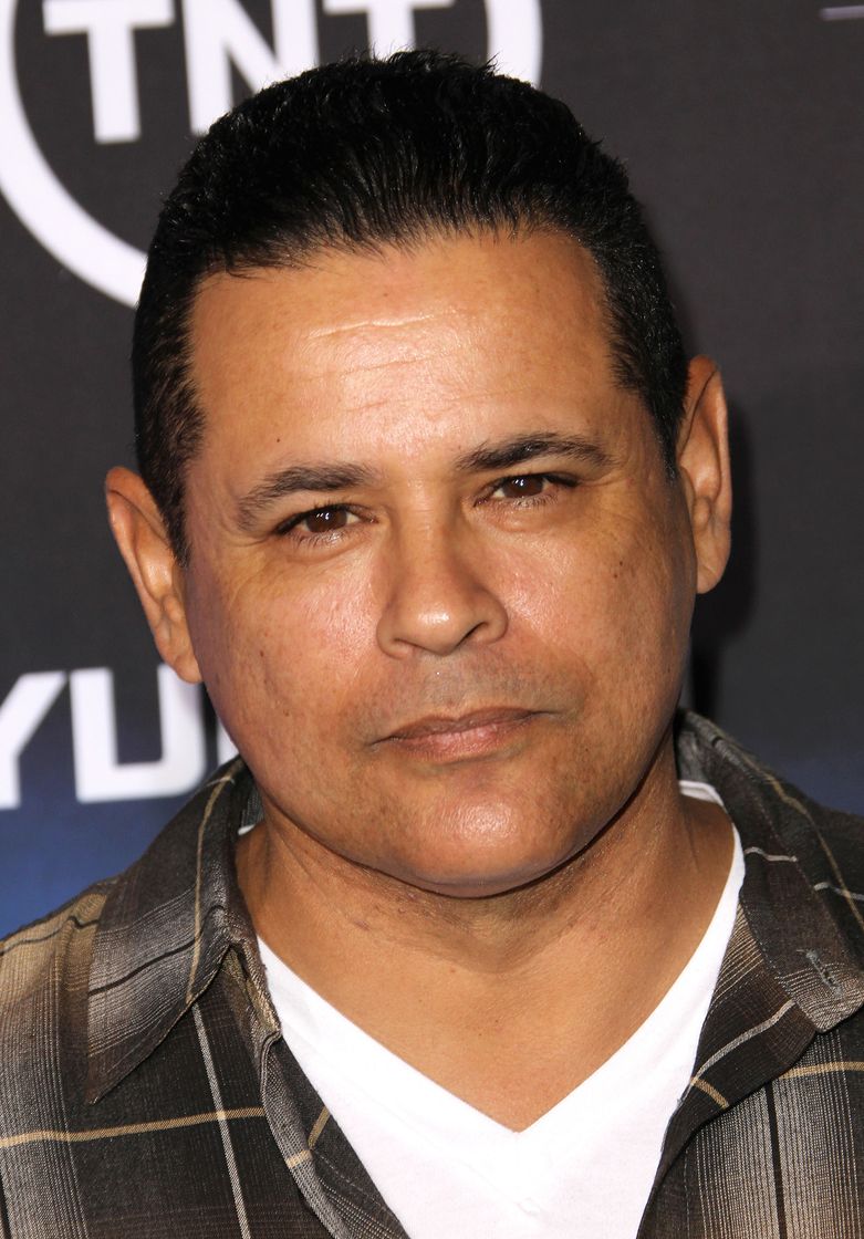 Fashion Raymond Cruz 