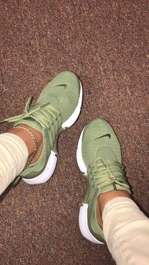 Shoes Nike olive green 💚✨