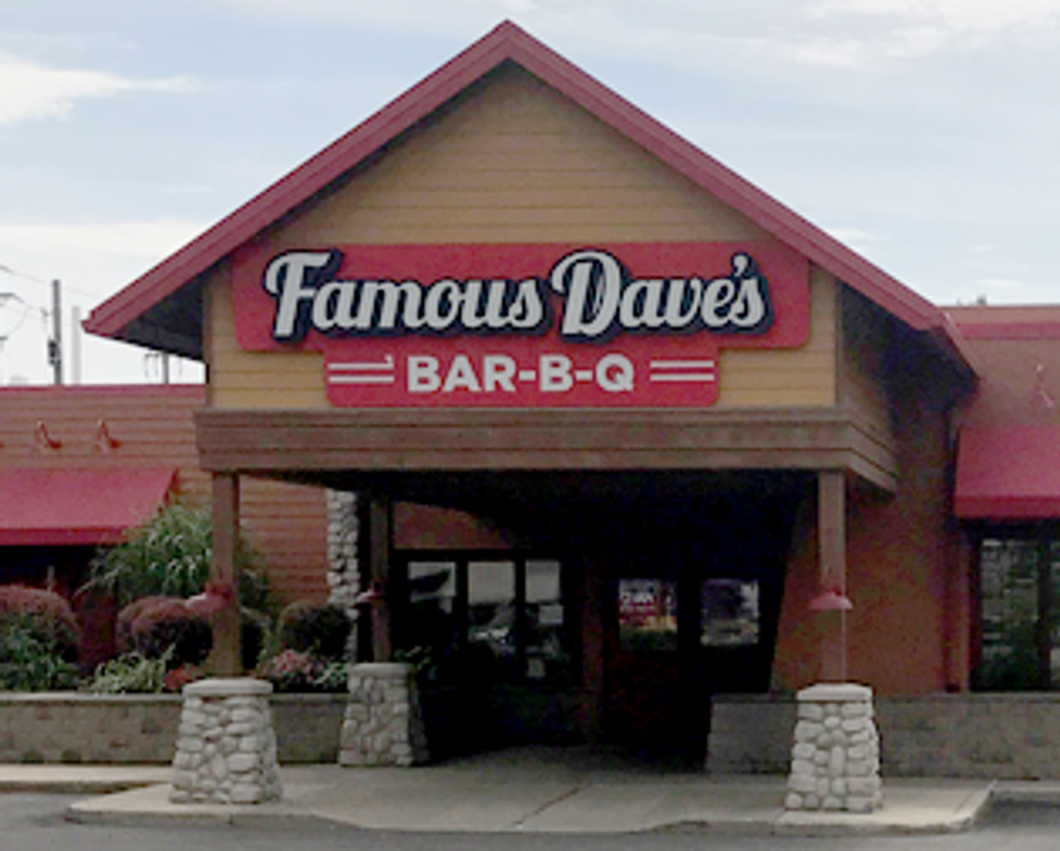 Restaurantes Famous Dave's Bar-B-Que