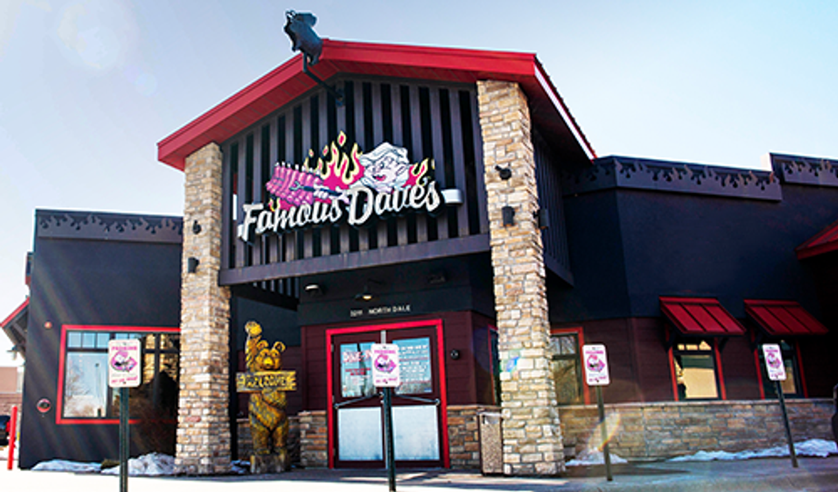 Restaurants Famous Dave's Bar-B-Que