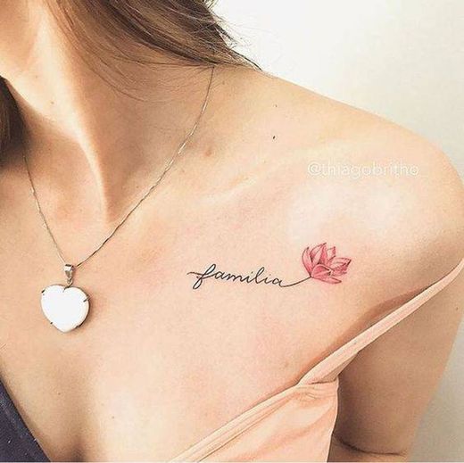 Familia y flor (Tatuaje)