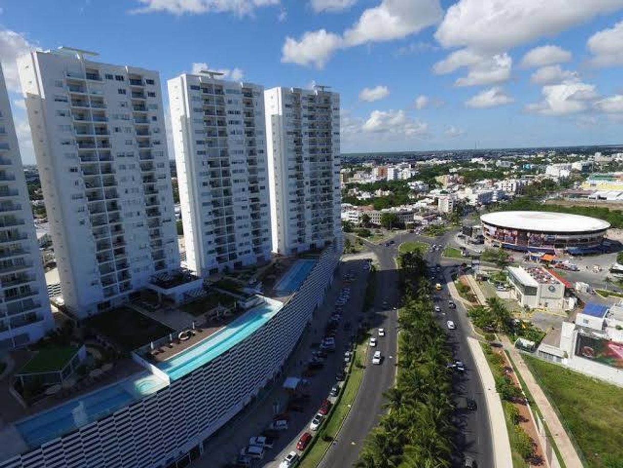 Place Suites Malecon Cancun