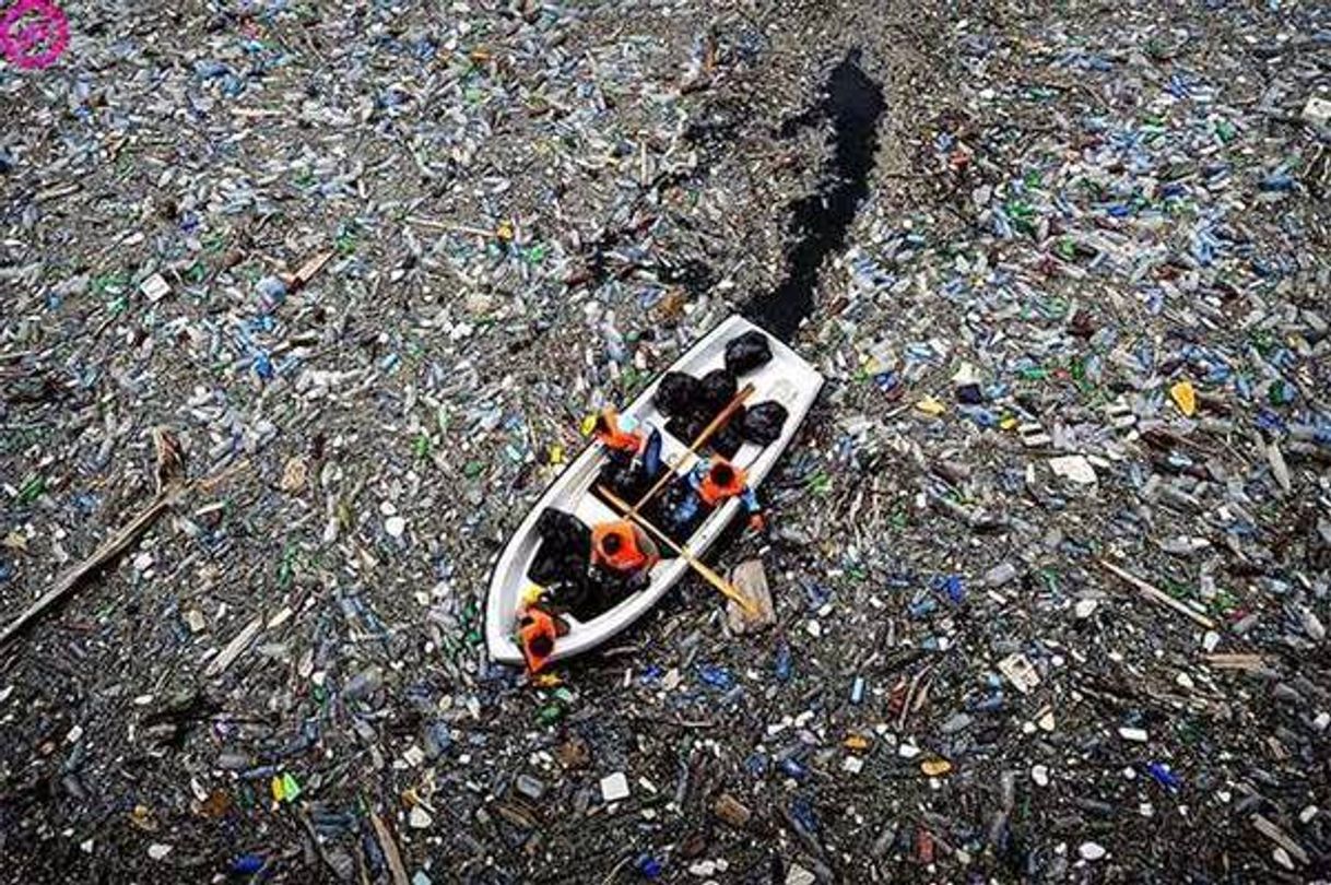 Moda El río citarum en Indonesia es el rio más contaminado del 🌍