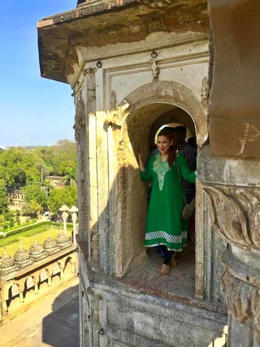 Lugar Shahi Bauli Stepwell