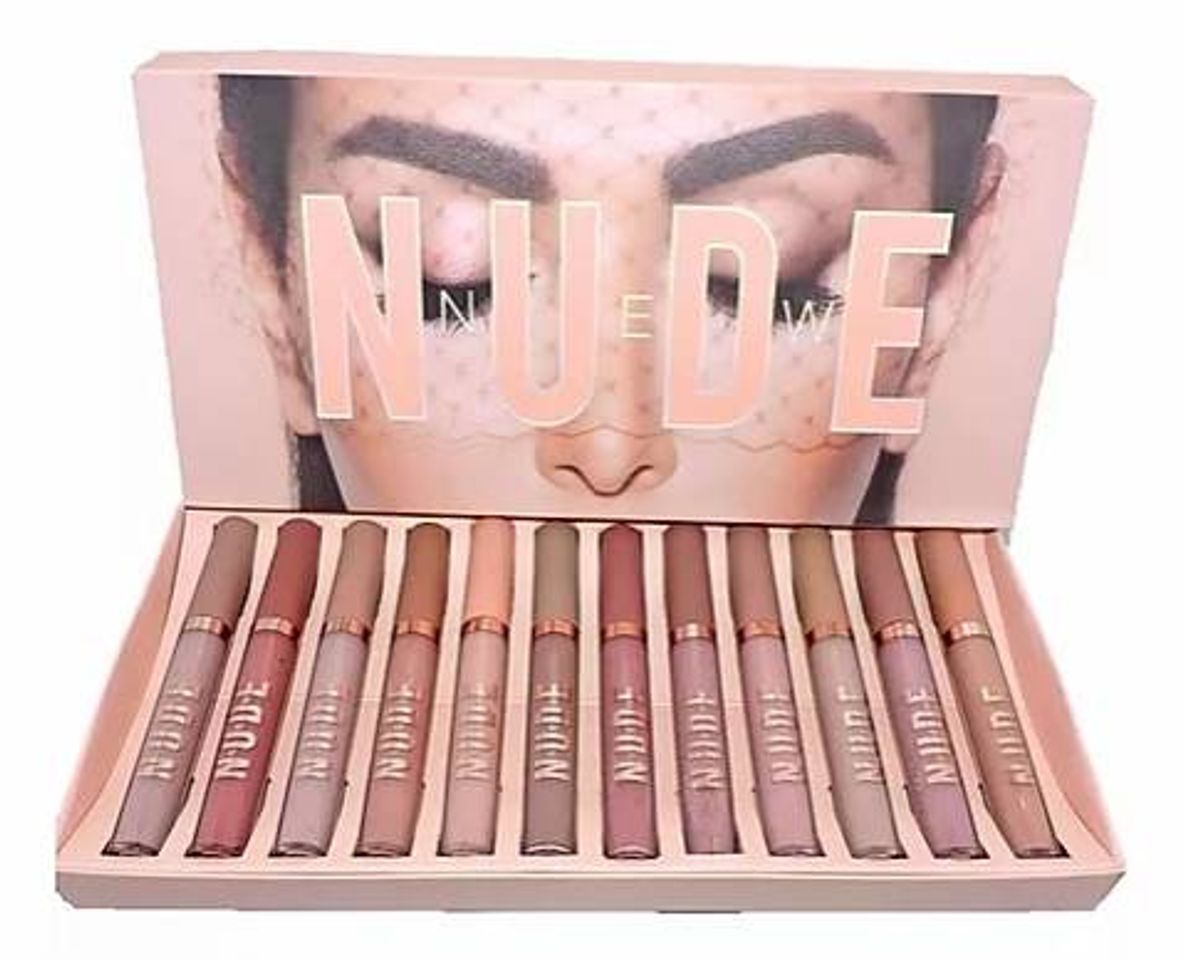 Social Set labial nude