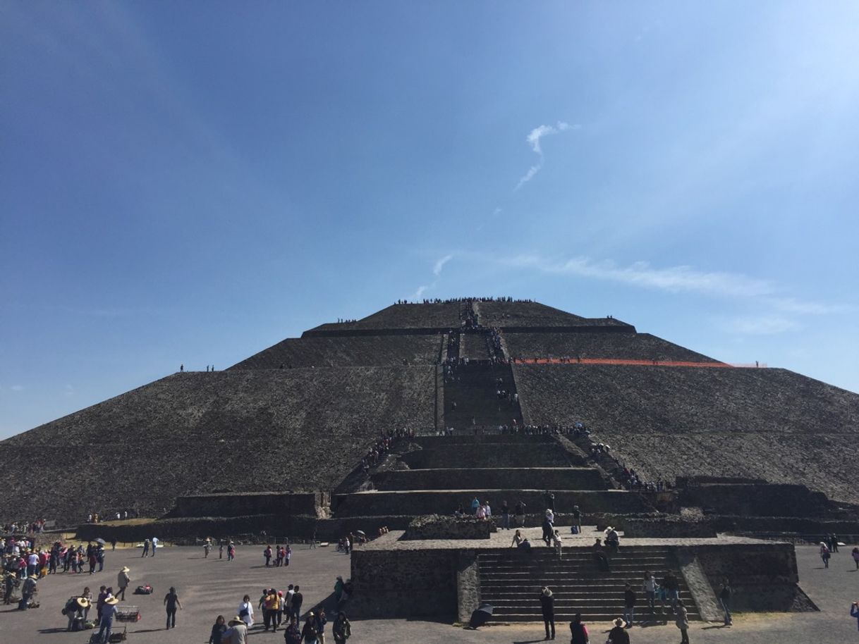 Place Piramides De Teotihuacan