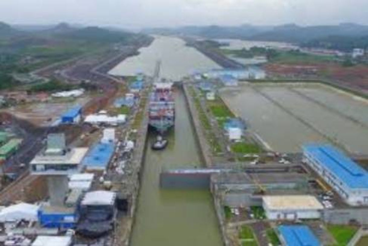 Place Panama Canal