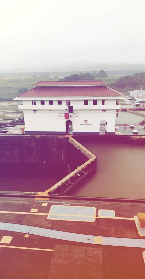 Place Panama Canal