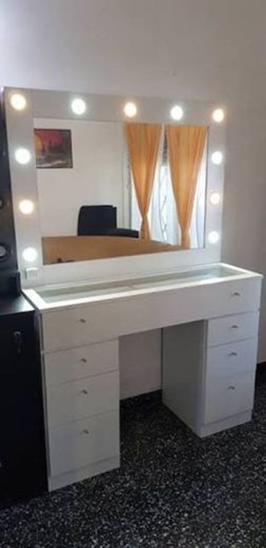 Moda Mueble ,para tu maquillaje y espejos con focos🥀💗