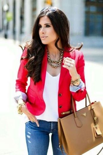 Outfit mezclilla blazer rojo