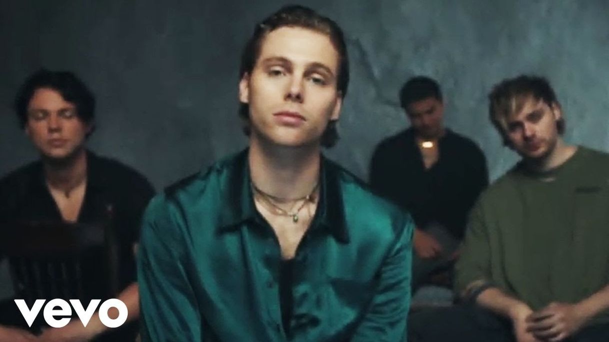 Social 5 Seconds of Summer - Old Me (Official Video) - YouTube