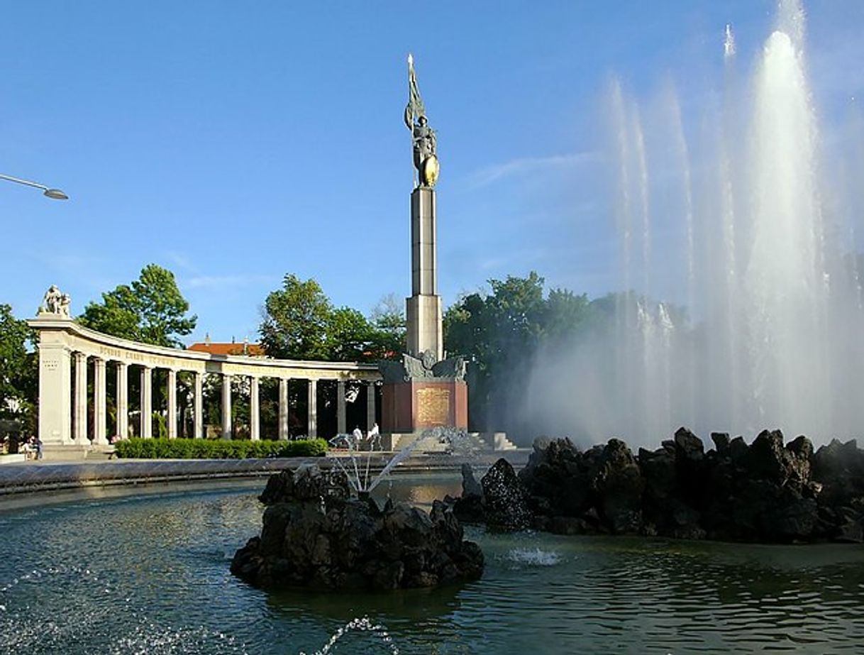 Lugar Monumento a los Héroes del Ejército Rojo