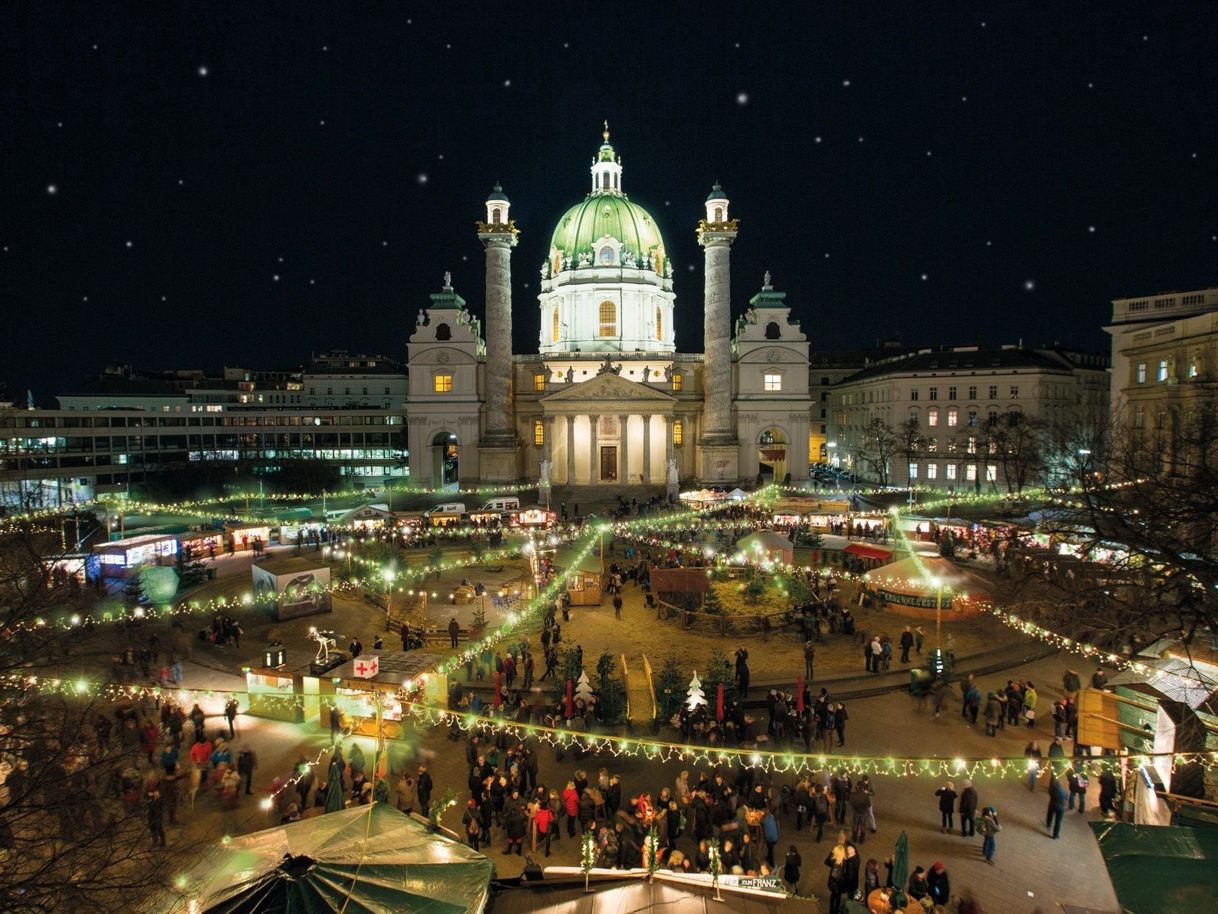 Lugares Weihnachtsmarkt am Karlsplatz