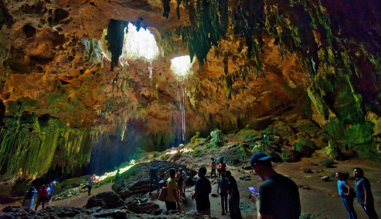 Place Grutas de Loltún