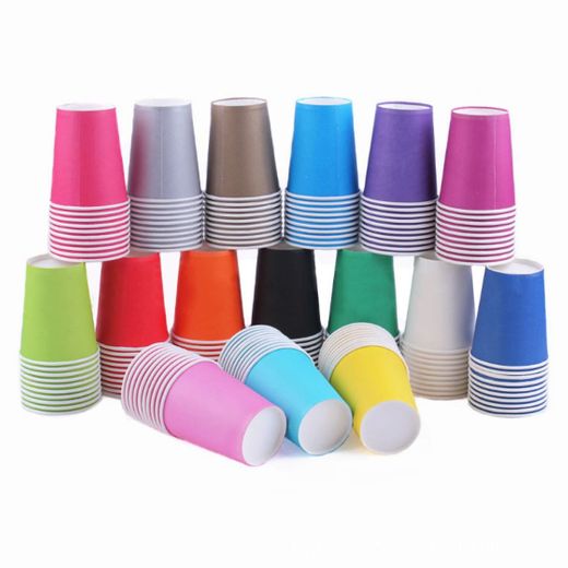 Vasos desechables de colores