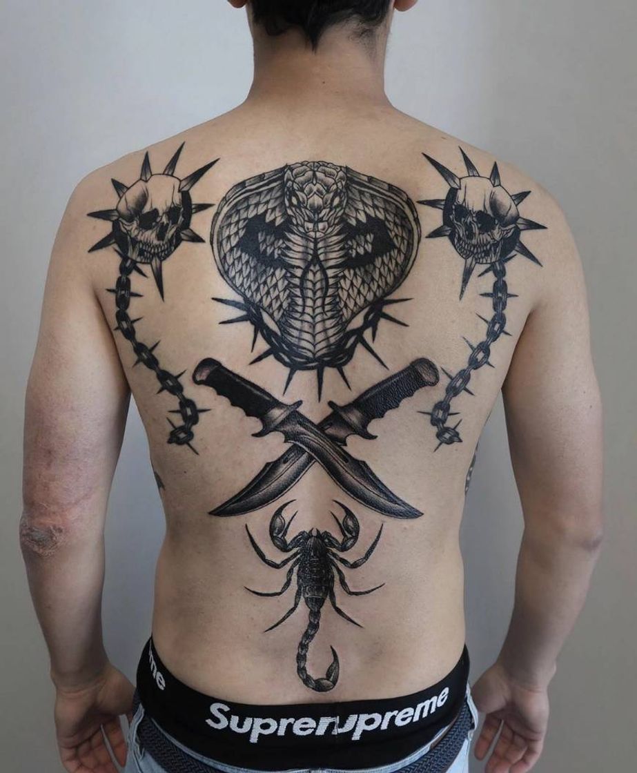 Moda Tatuajes para la espalda💀🦂🐍⚔️