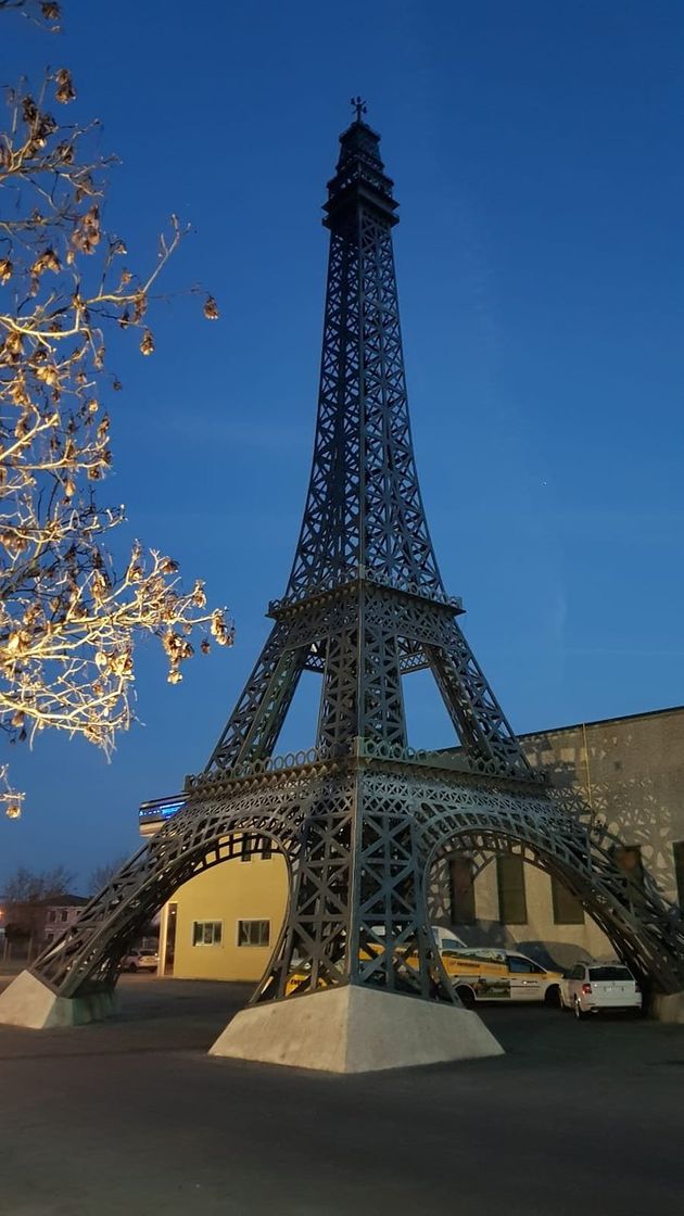 Place Torre Eiffel