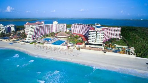 Crown Paradise Club Cancun