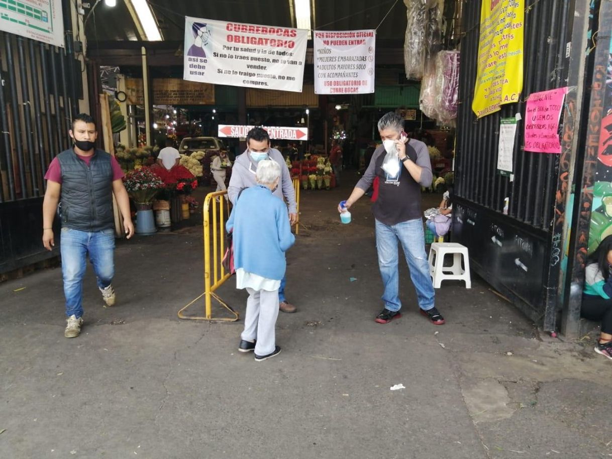 Moda Es un Mercado PÚBLICO.! En el q encuentras TODO.!!