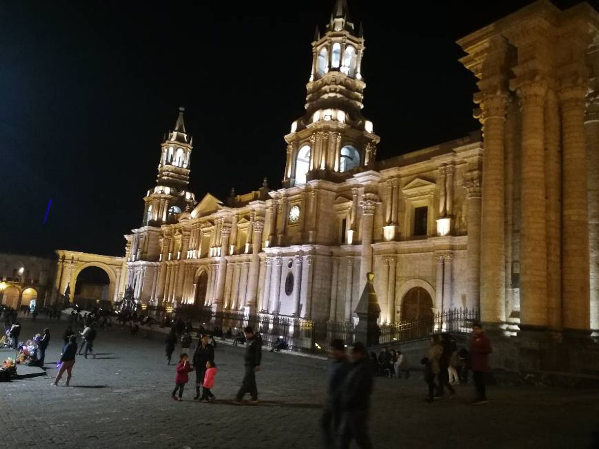 Lugar Basílica Catedral de Arequipa