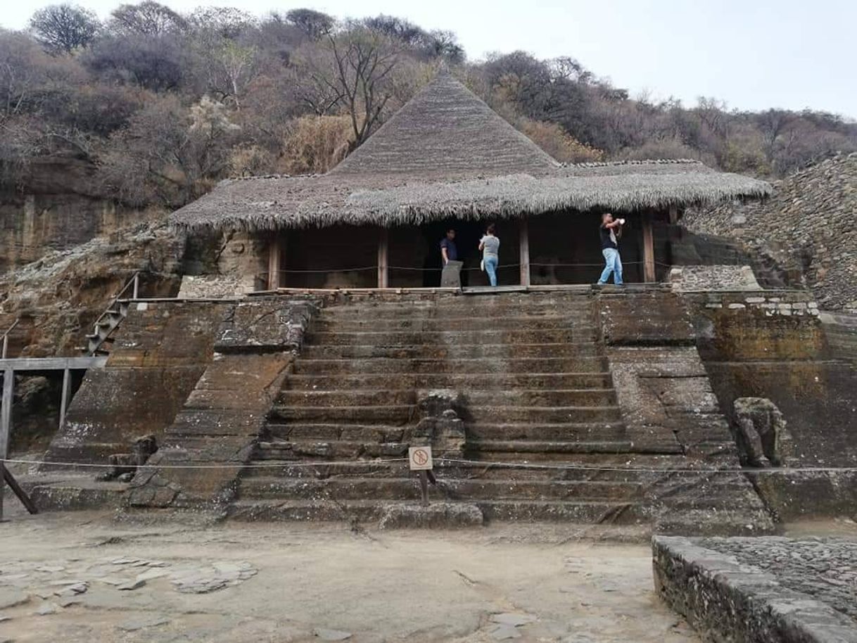 Lugares Piramide de Malinalco