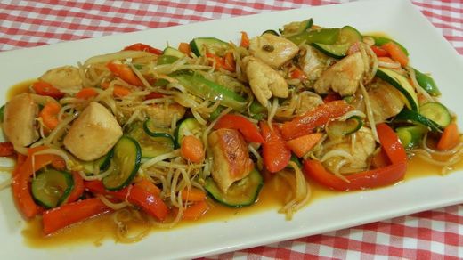 Receta fácil de chop suey de pollo y verduras
