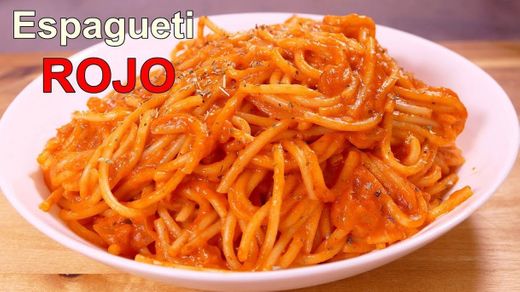 Espagueti rojo con tomate