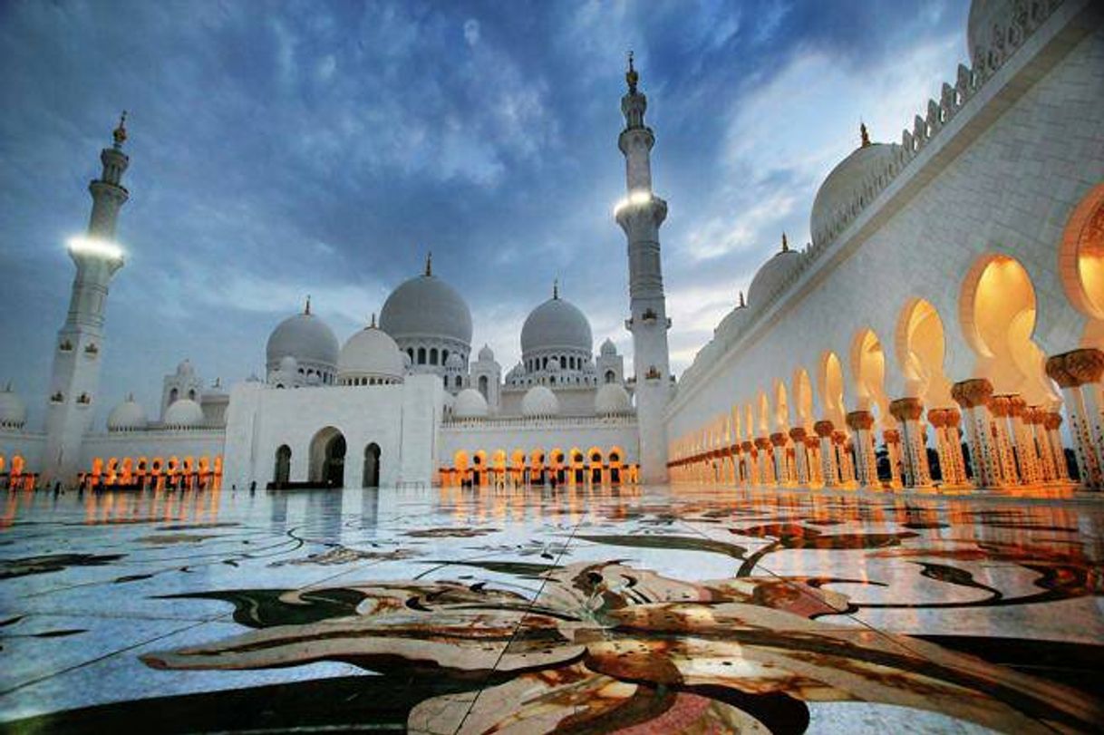 Place Sheikh Zayed Grand Mosque Center