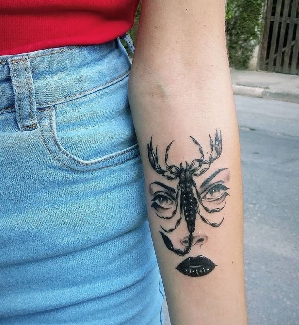 Fashion Tatuagem escorpião 