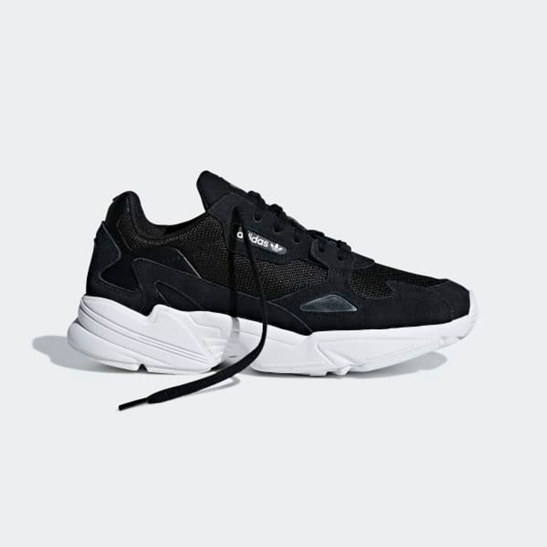 Social adidas Falcon