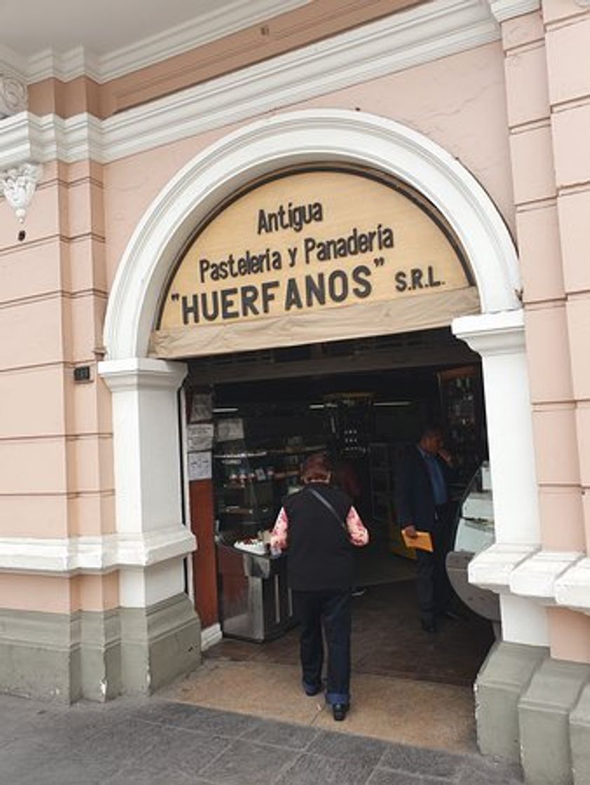 Restaurantes Antigua Pastelería y Panadería Huérfanos
