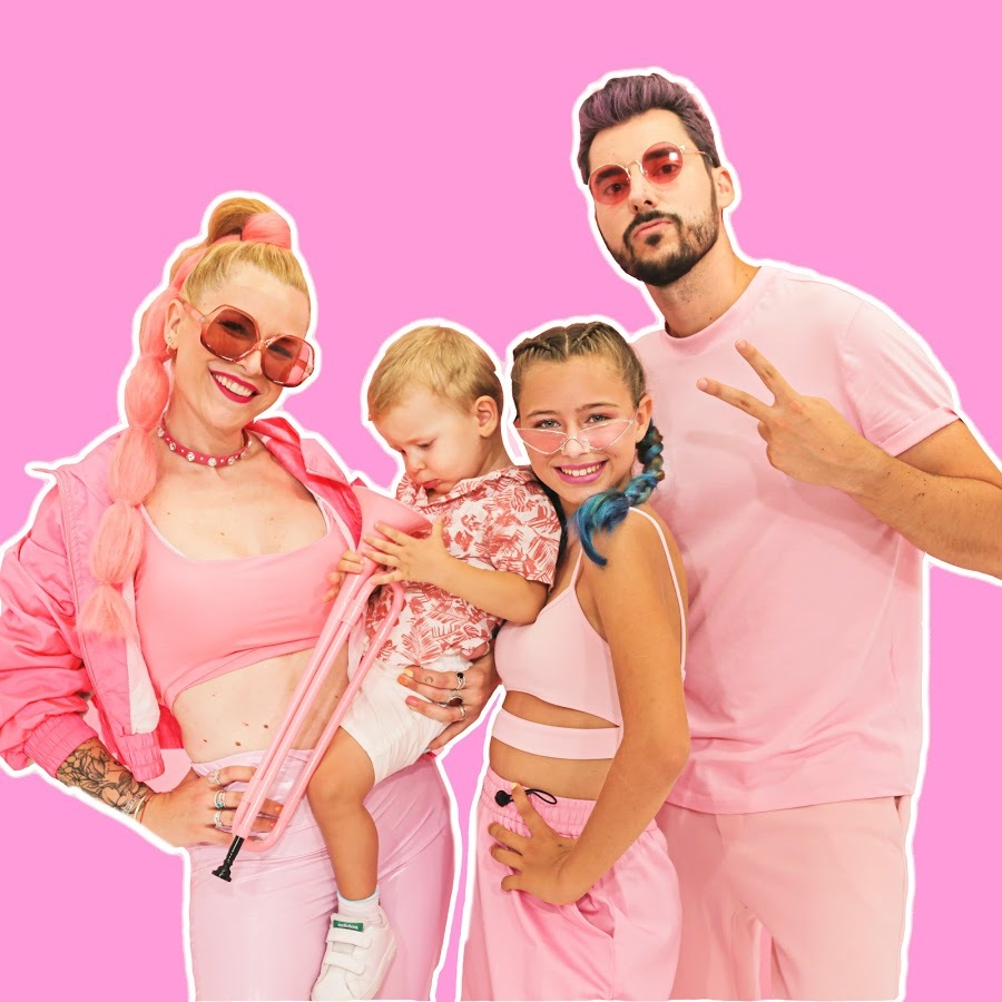 Social Familia Carameluchi - YouTube