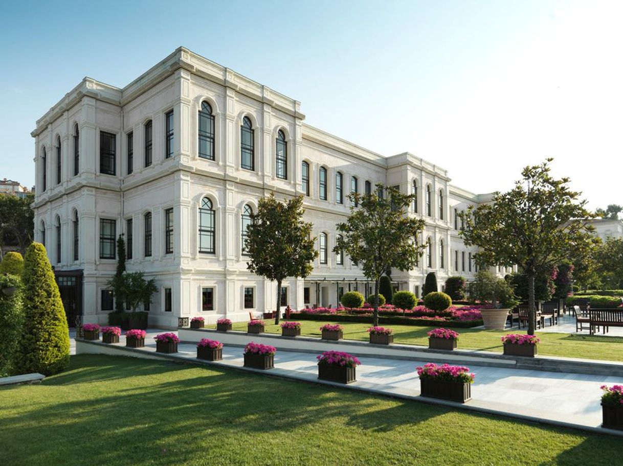 Lugar Four Seasons Hotel Istanbul At The Bosphorus