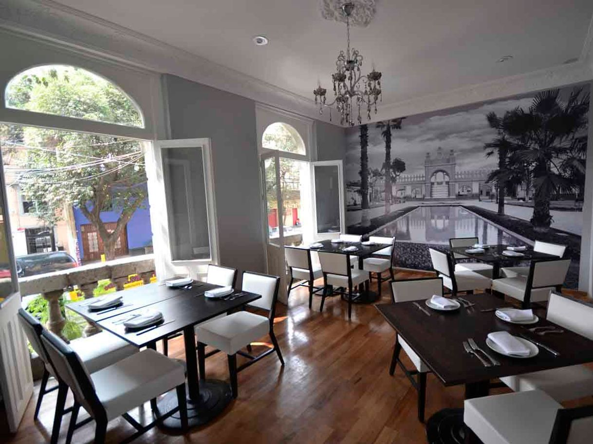 Restaurants Lima 700