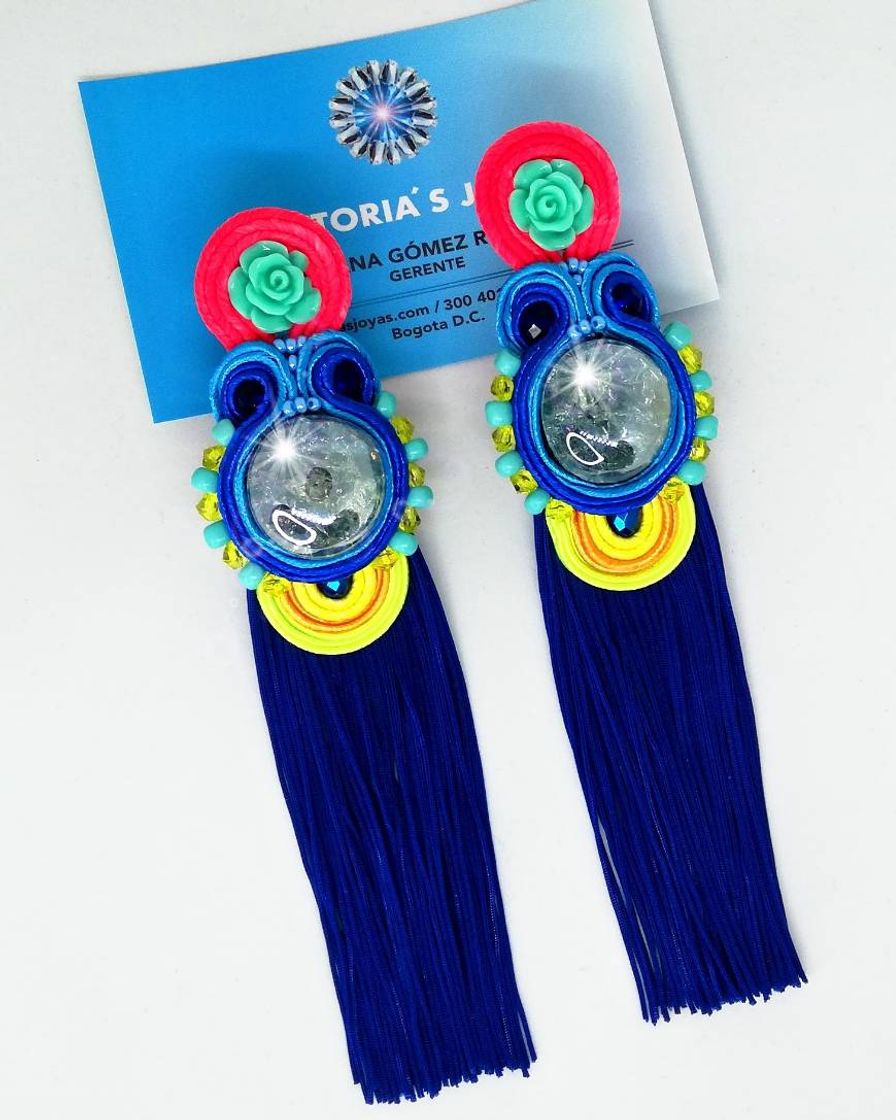 Moda Aretes azules en lluvia