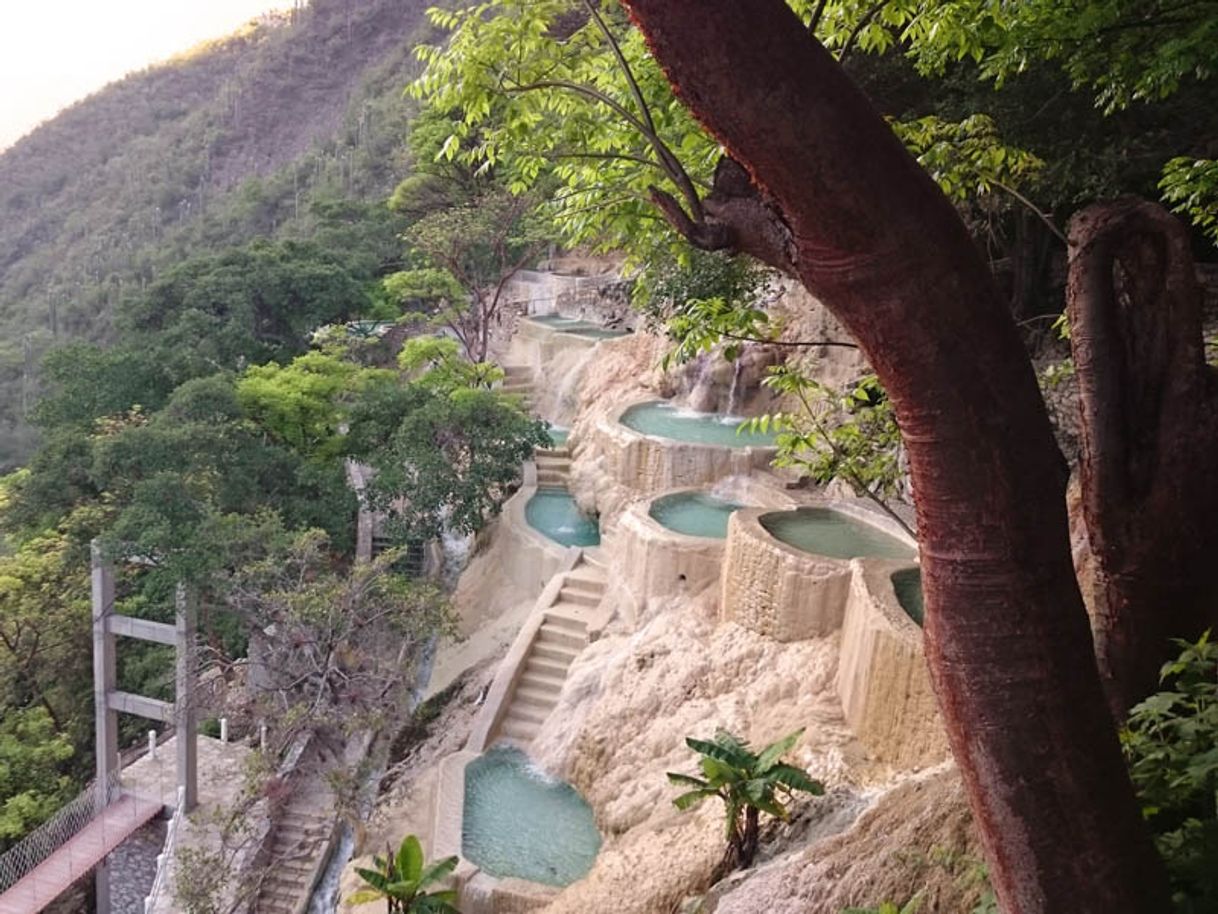 Lugar Grutas Tolantongo