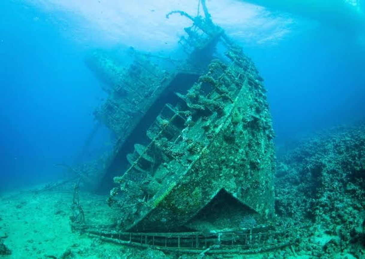 Social Barcos olvidados, bombas de tiempo en el mar - YouTube