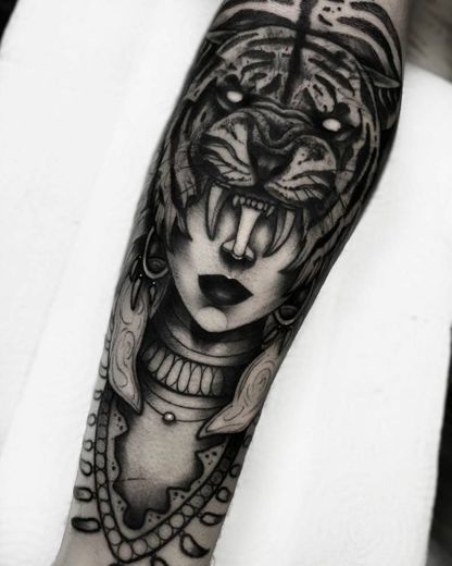 Mujer - tigre tattoo