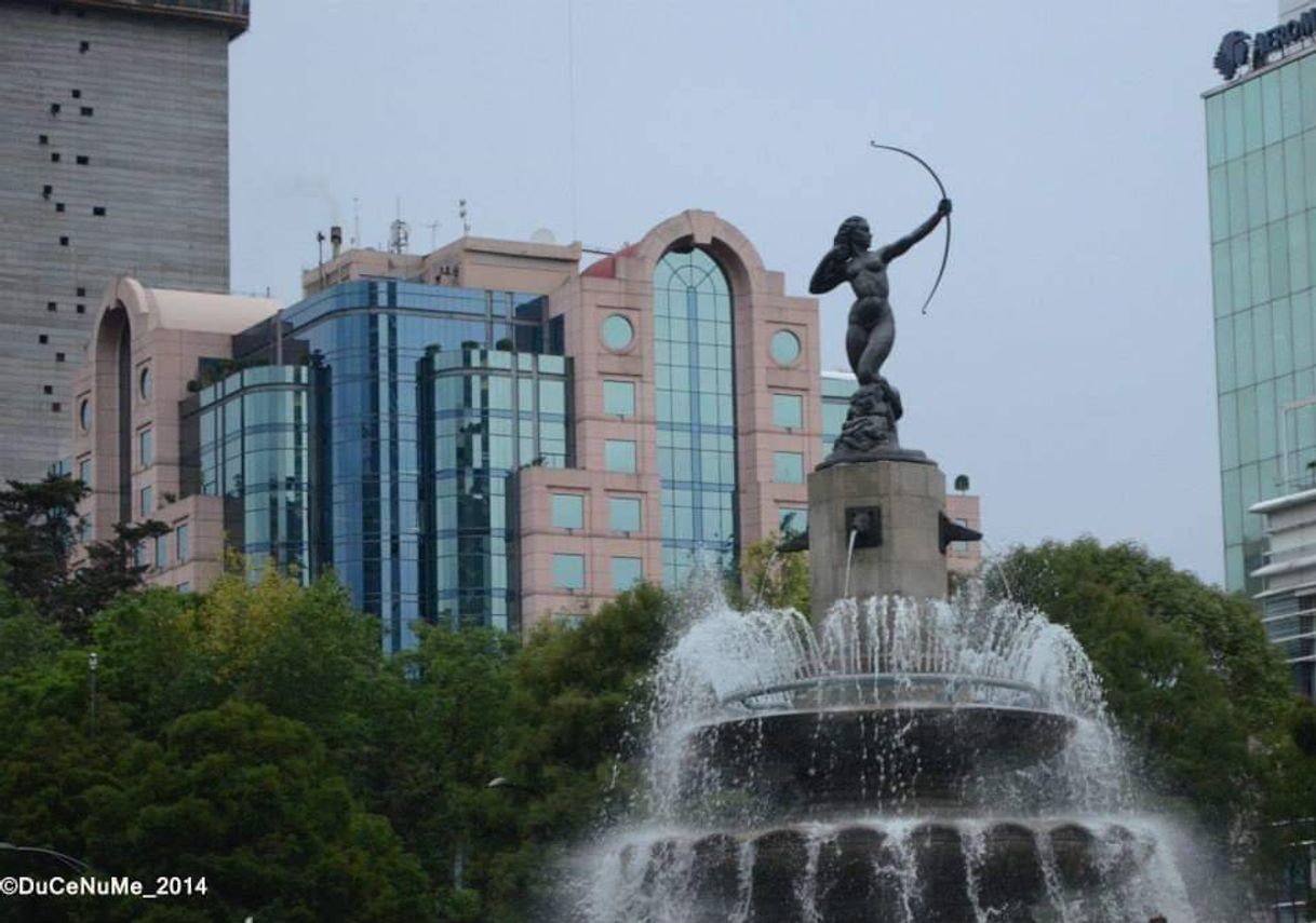 Place Diana the Huntress Fountain